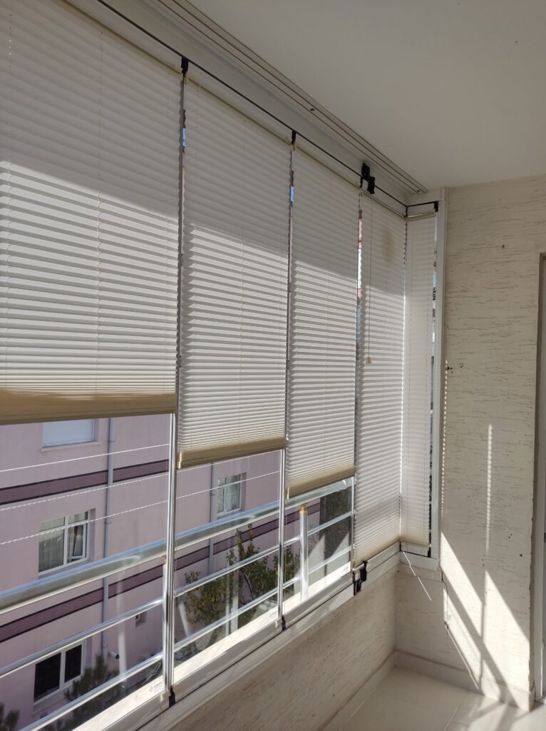 Batıkent Cam Balkon Perdesi